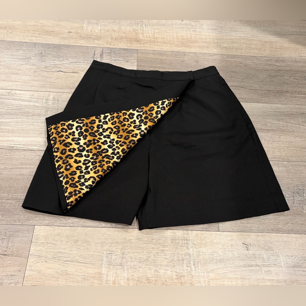 Nicole Miller Black Skort Leopard Lined Tailored Mini Skirt Size 8🖤 - Picture 3 of 7